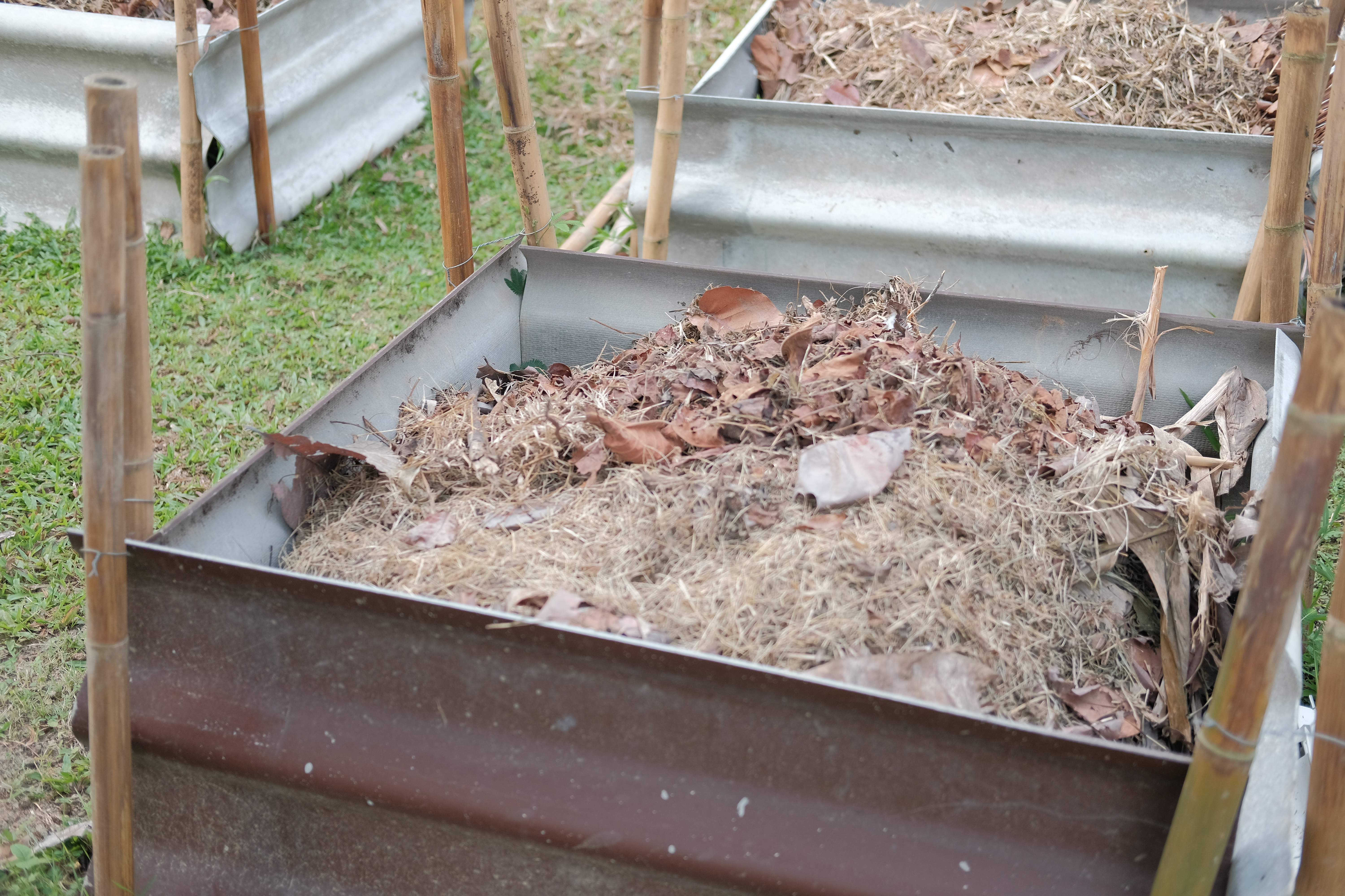 Compost mulch bin